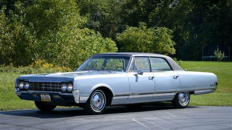 1965 olds 98 luxury sedan